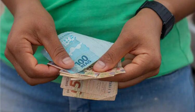 Extra Bolsa Família.