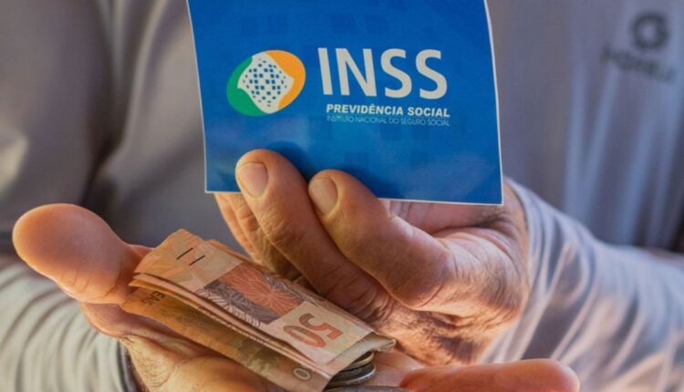 Aposentados.