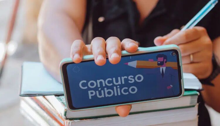 Concurso público.