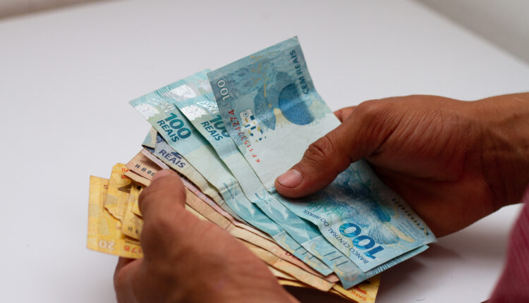 Sacar R$ 1.412.