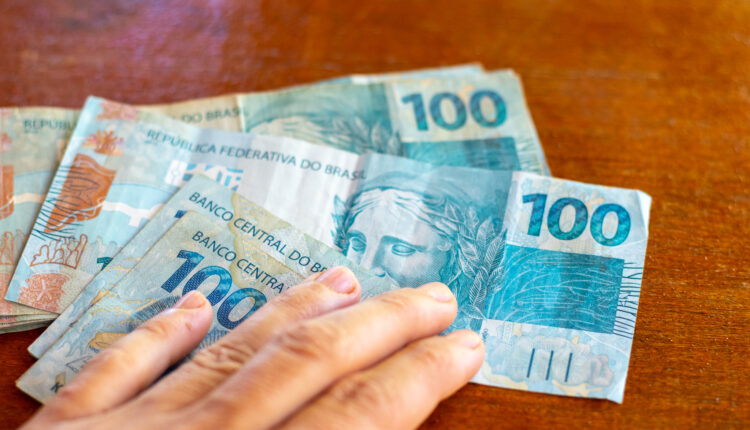 Extra de R$ 200 para clientes Caixa.