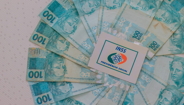 Aposentar pelo INSS.