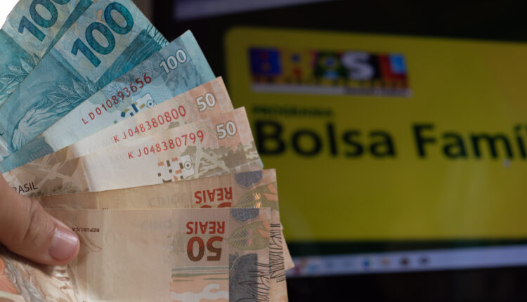 Bolsa Família.