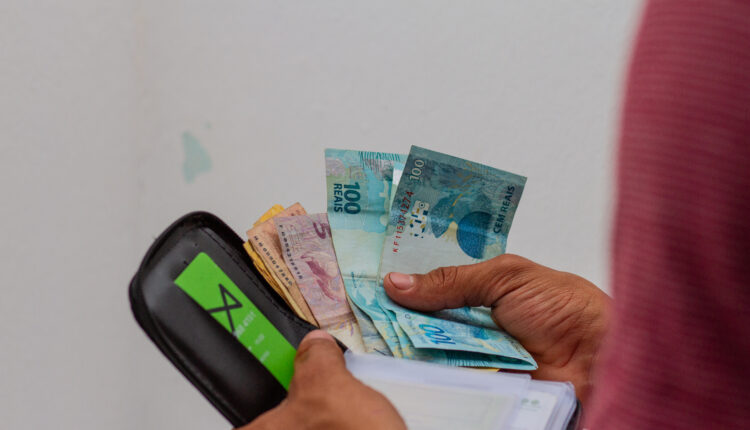 Auxílio cesta básica.