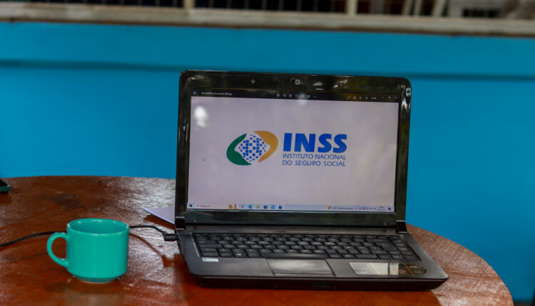 Beneficiários do INSS.