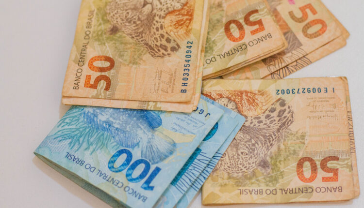 Nos últimos meses, o Pix do governo federal de R$ 753,24 tem mudado a vida de milhares de brasileiros, seja um deles.