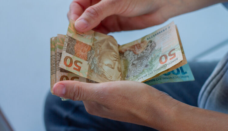 R$ 1.670 na conta.