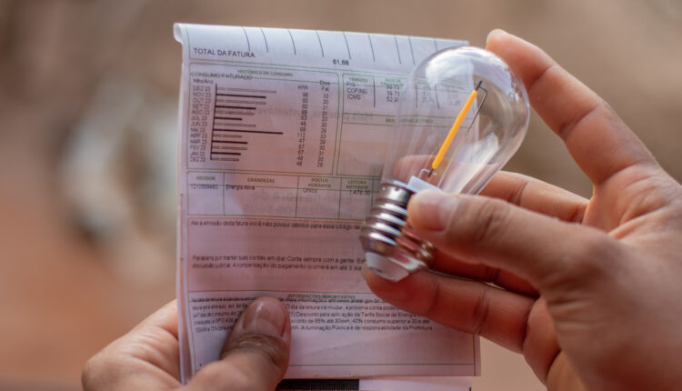 Descubra mais sobre o reajuste de tarifa na conta de luz que pode impactar o seu bolso a partir de pouco tempo em breve.