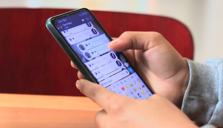 WhatsApp.