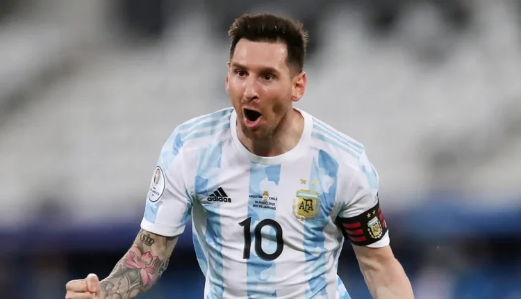 No passado, um, bebê foi banhado pelo craque Messi, da seleção argentina, e hoje ele é a maio revelação do futebol mundial.