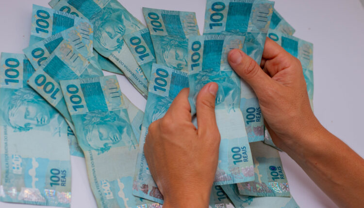 Auxílio de R$ 200.