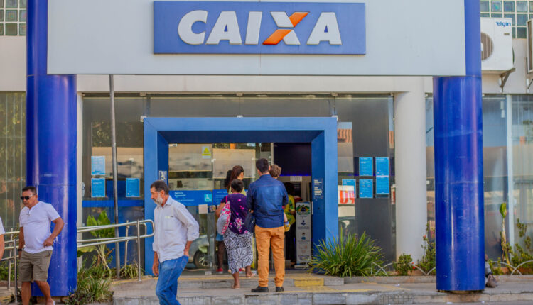 Clientes caixa e bb.