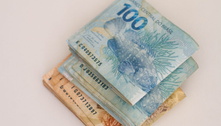 Auxílio inédito.