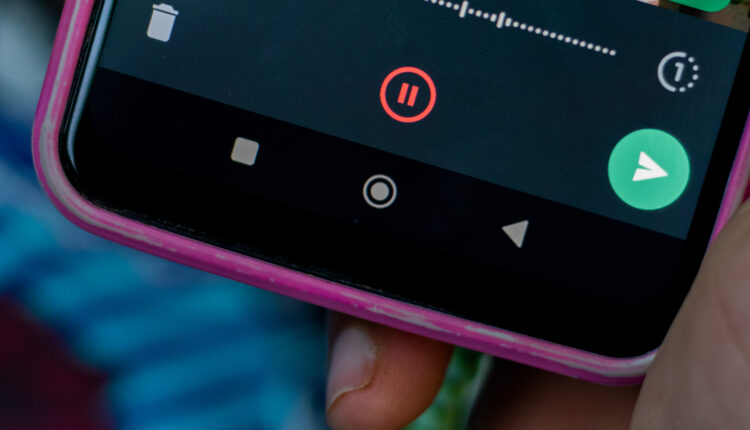 E agora? Existe um software que pode ler as suas mensagem pelo celular, ou melhor, ele pode ouvi-las.