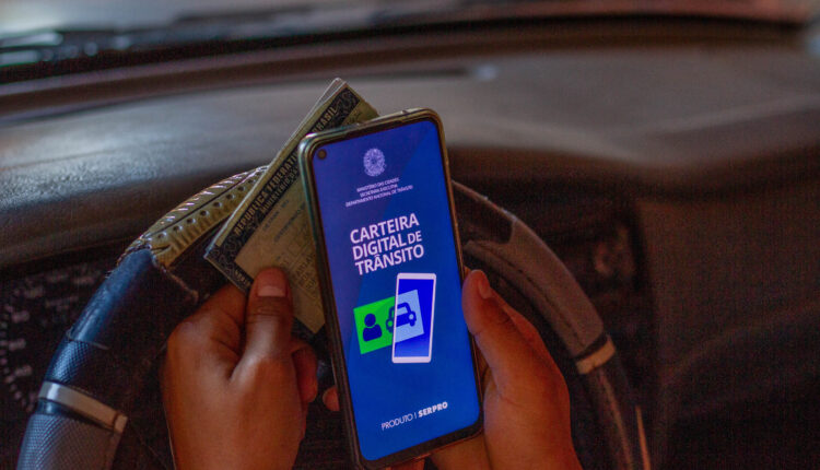 Aplicativo CNH digital.