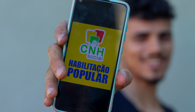 Abriu novo processo seletivo no programa de CNH Popular com mais de 24 mil vagas. Veja os detalhes do programa.