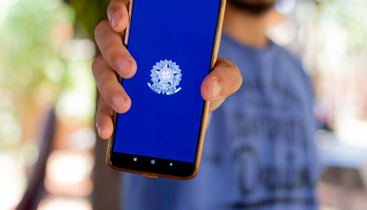 Para que serve e como emitir sua carteira de trabalho digital hoje, pelo próprio celular. Entenda quais são as vantagens disso.