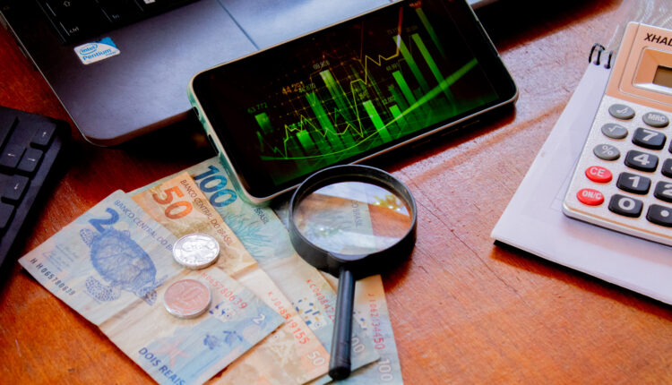 Cenário econômico atual motivos para otimismo e alertas para o futuro do Brasil; confira os que os especialistas falam.
