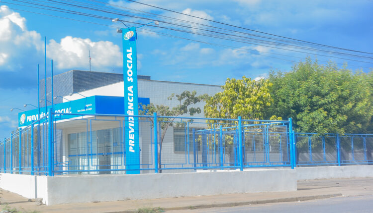 INSS pode bloquear o benefício de muitos segurados. Entenda os motivos e o que pode acontecer diante disso.