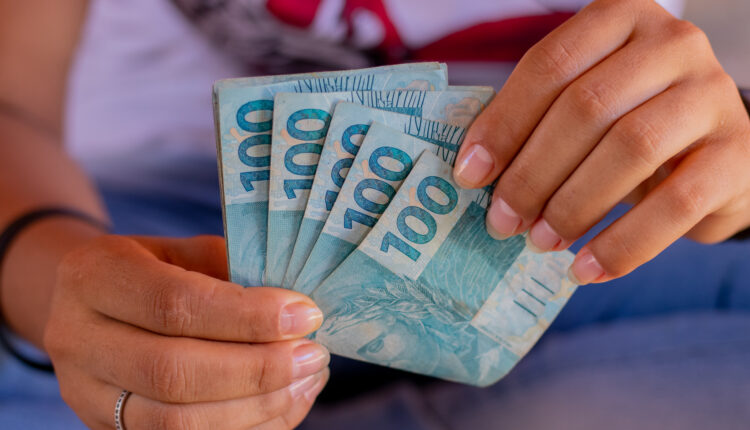 Ainda dá tempo de pedir sua fatia do Banco do Brasil (BB) para receber parte de R$ 1 bilhão que será distribuido.