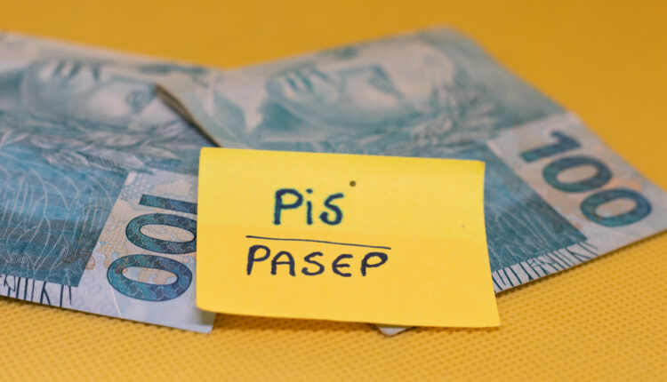 Os trabalhadores brasileiros já podem consultar e fazer o saque do abono salarial do PIS/Pasep, em seu lote extra, de 2024.