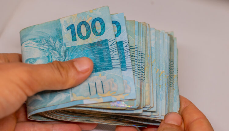 INSS flexibiliza concessão de crédito consignado a partir de 2025 e mais pessoas poderão solicitar o dinheiro.