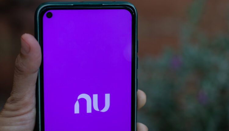 O Nubank sempre foi uma boa solução para quem busca crédito, o que você não conhecia era sua solução para empréstimo consignado.