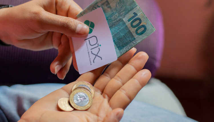 Você pode ter direito a receber o novo Pix de R$ 102,00 para quem está devidamente cadastrado no CadÚnico.