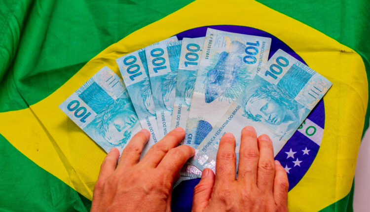 Trabalhadores brasileiros.