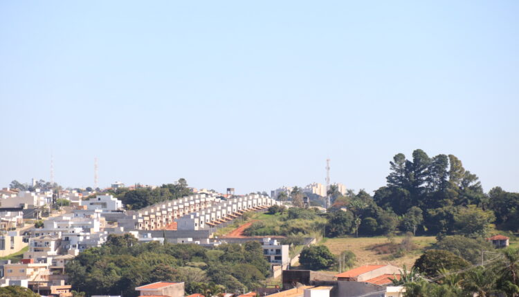 Tempo seco.