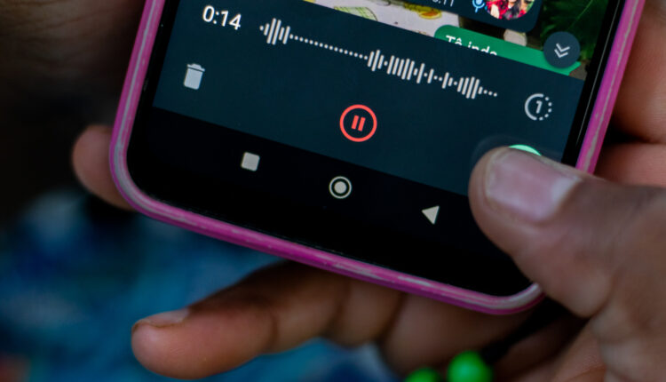 Entenda como os criminosos digitais estão de olho no seu WhatsApp e o que eles pretendem fazer com ele na internet atualmente.