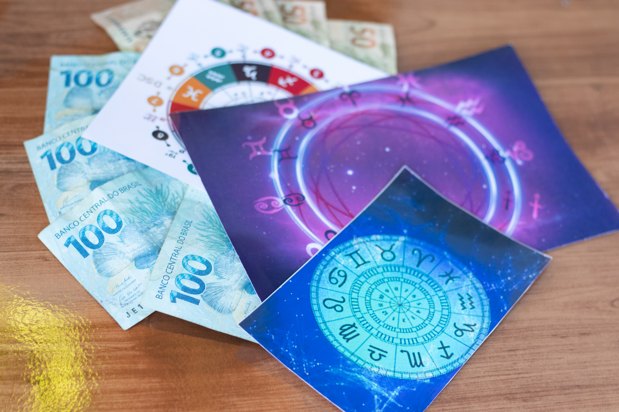 Signos que vão ganhar dinheiro em 2025.