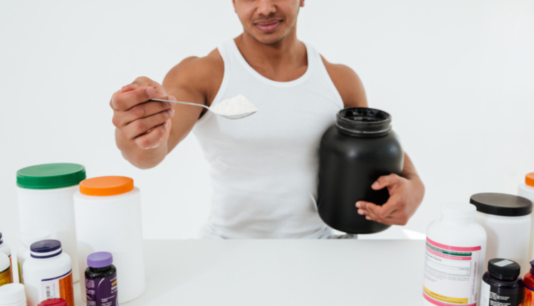 Creatina saiba em quanto tempo os efeitos começam a aparecer no seu corpo