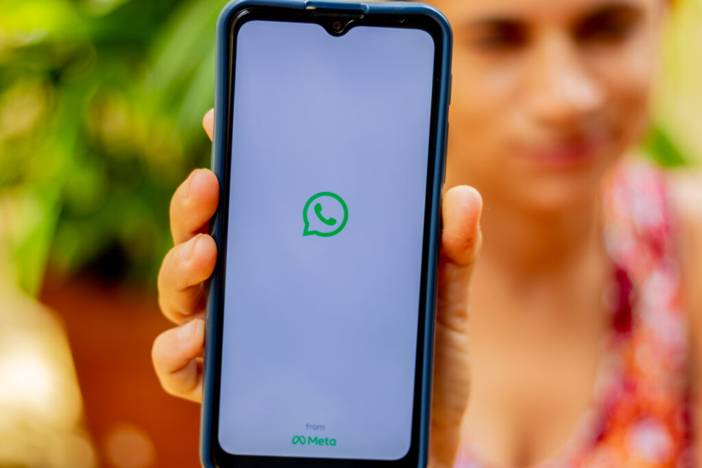 Deixe seu WhatsApp com a sua cara! Aprenda a mudar temas e cores nas ...