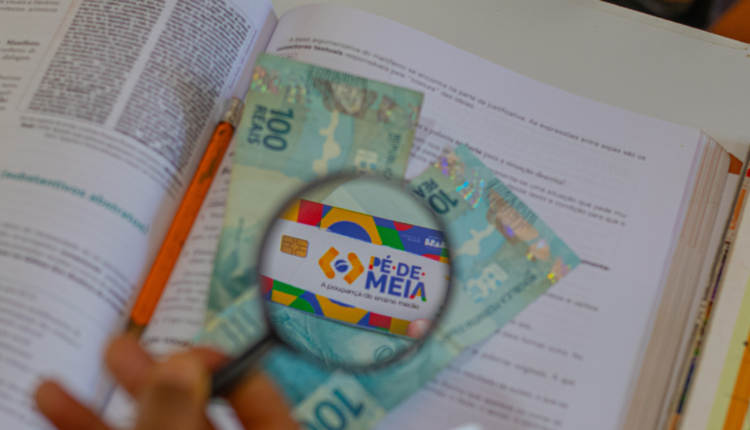 Dinheiro fácil saiba quem tem direito a sacar R$ 9.200 do Pé-de-Meia