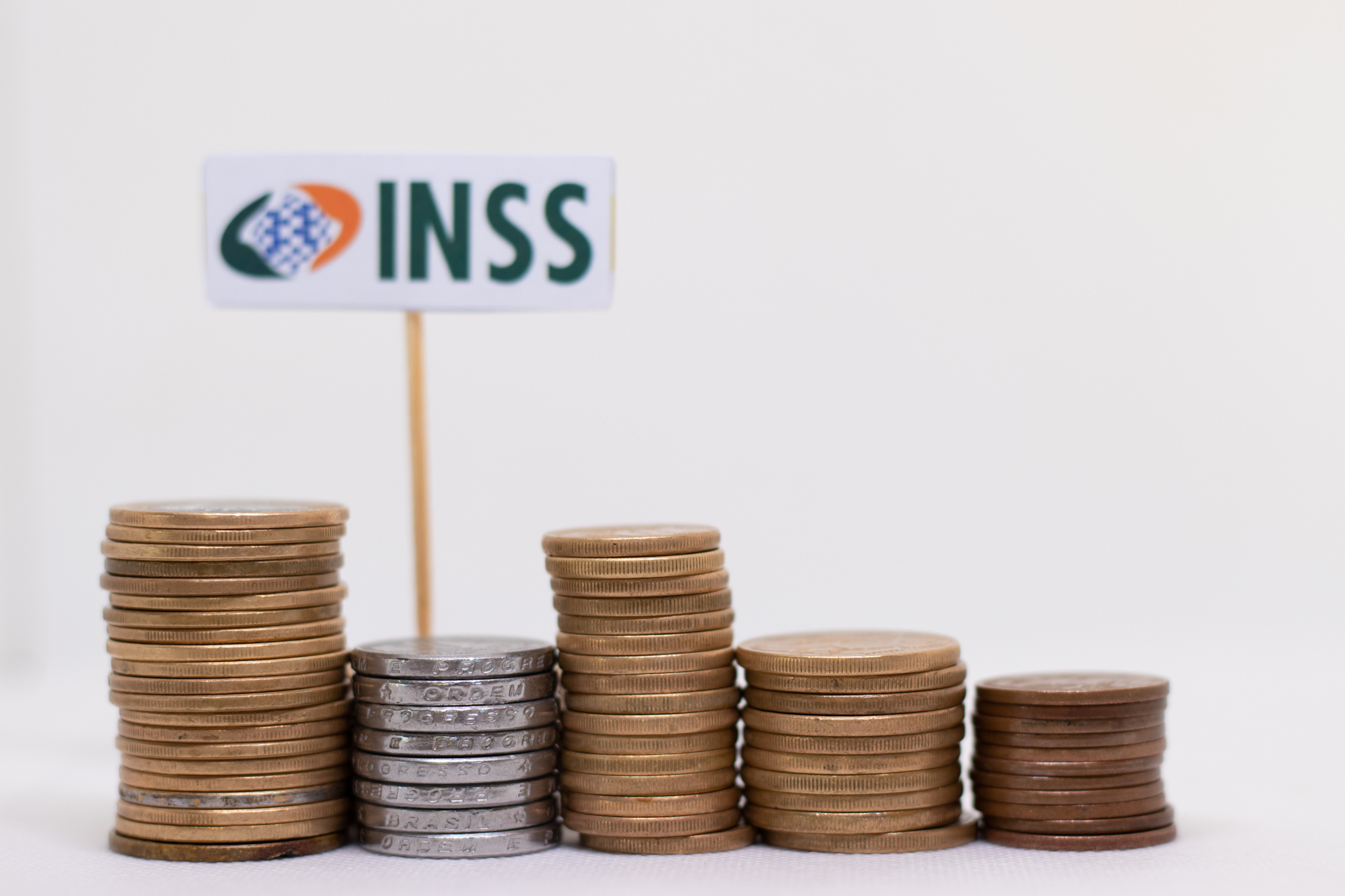 INSS décimo terceiro salário.