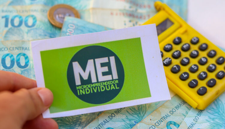 Pensando em se tornar MEI? Veja quais profissões podem ou não optar pelo regime.