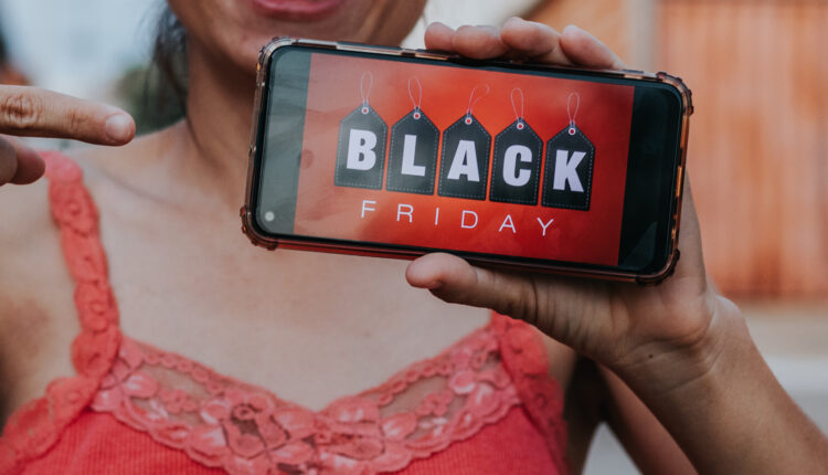 Sites para economizar passagens aéreas pacotes Black Friday.
