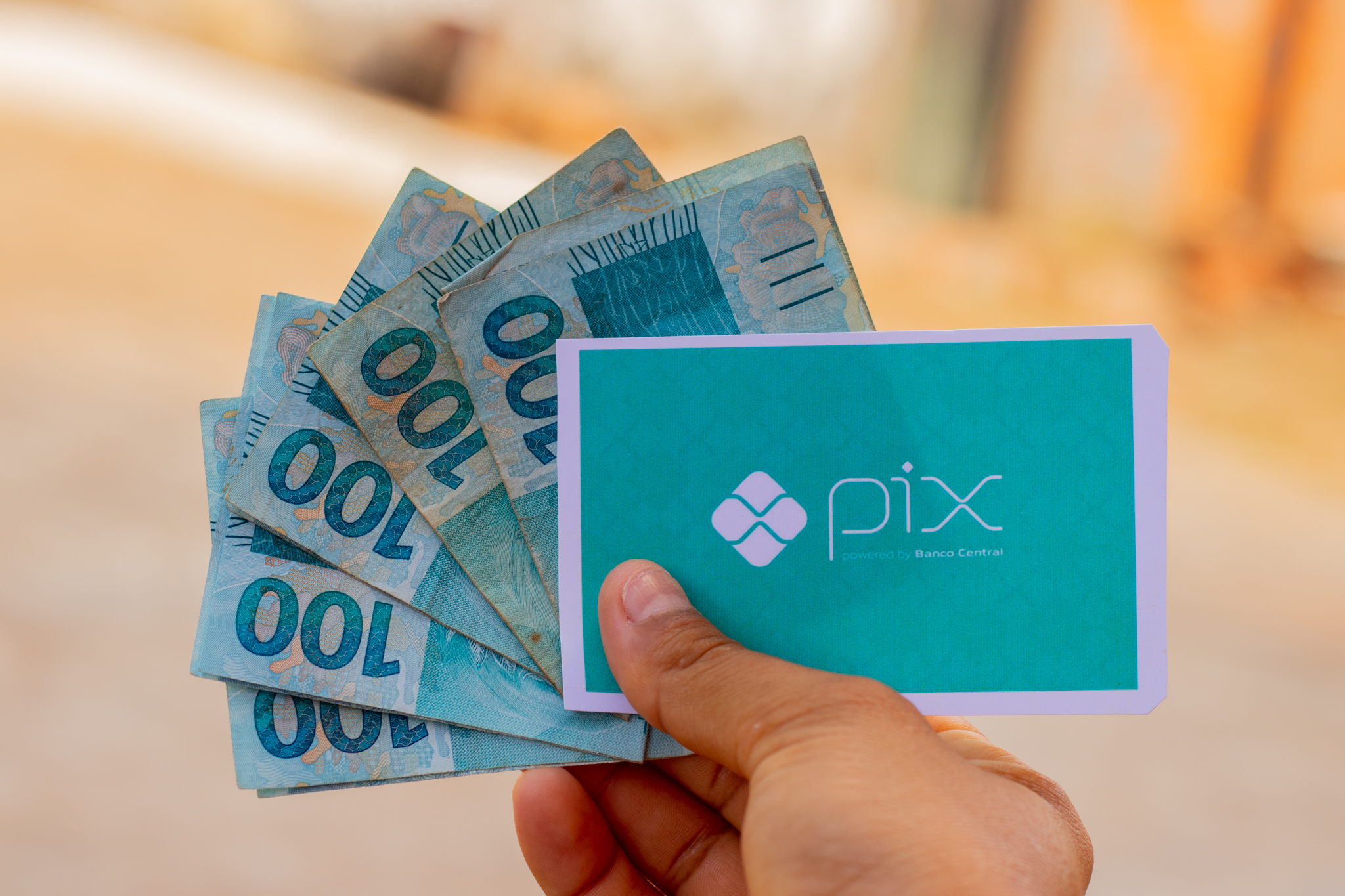 Um novo golpe do Pix está iludindo diversas vítimas para arrancar dinheiro.