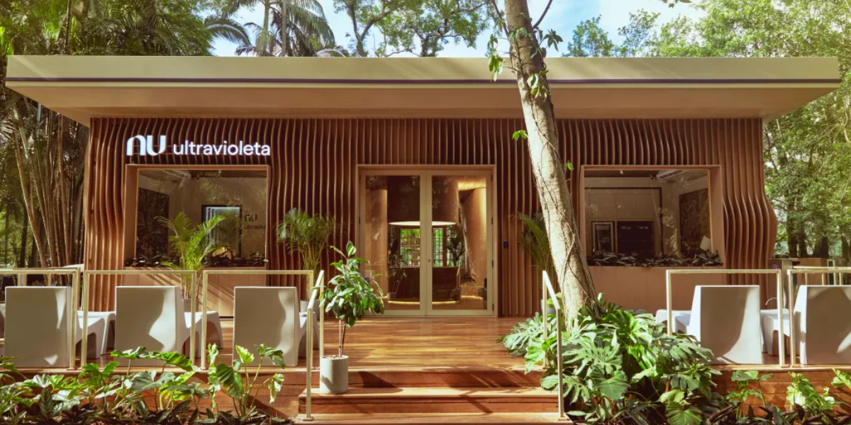 Nubank inaugura 'Casa Ultravioleta' com wi-fi, lanches e diversos serviços grátis - veja como aproveitar