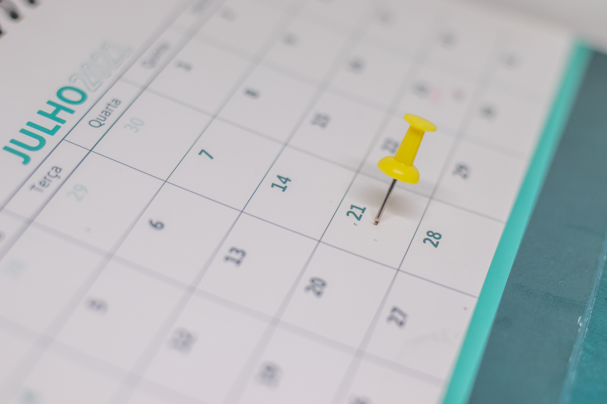 Calendário feriados prolongados de 2025.