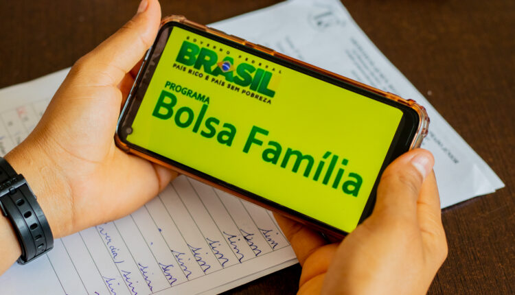 O governo está encontrando dificuldades em dominar o uso do Bolsa Família nas apostas online.
