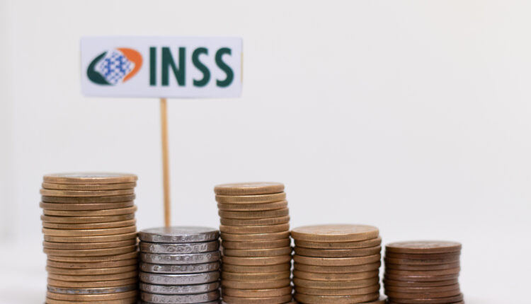 Tem medo de perder sua aposentadoria? Veja como ficar dentro das regras do INSS.