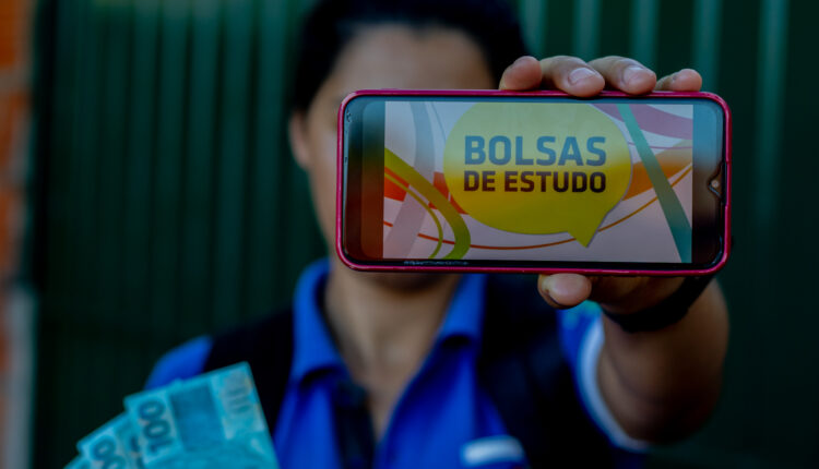 Já pensou em ganhar dinheiro para estudar nos EUA? A CAPES te ajuda!