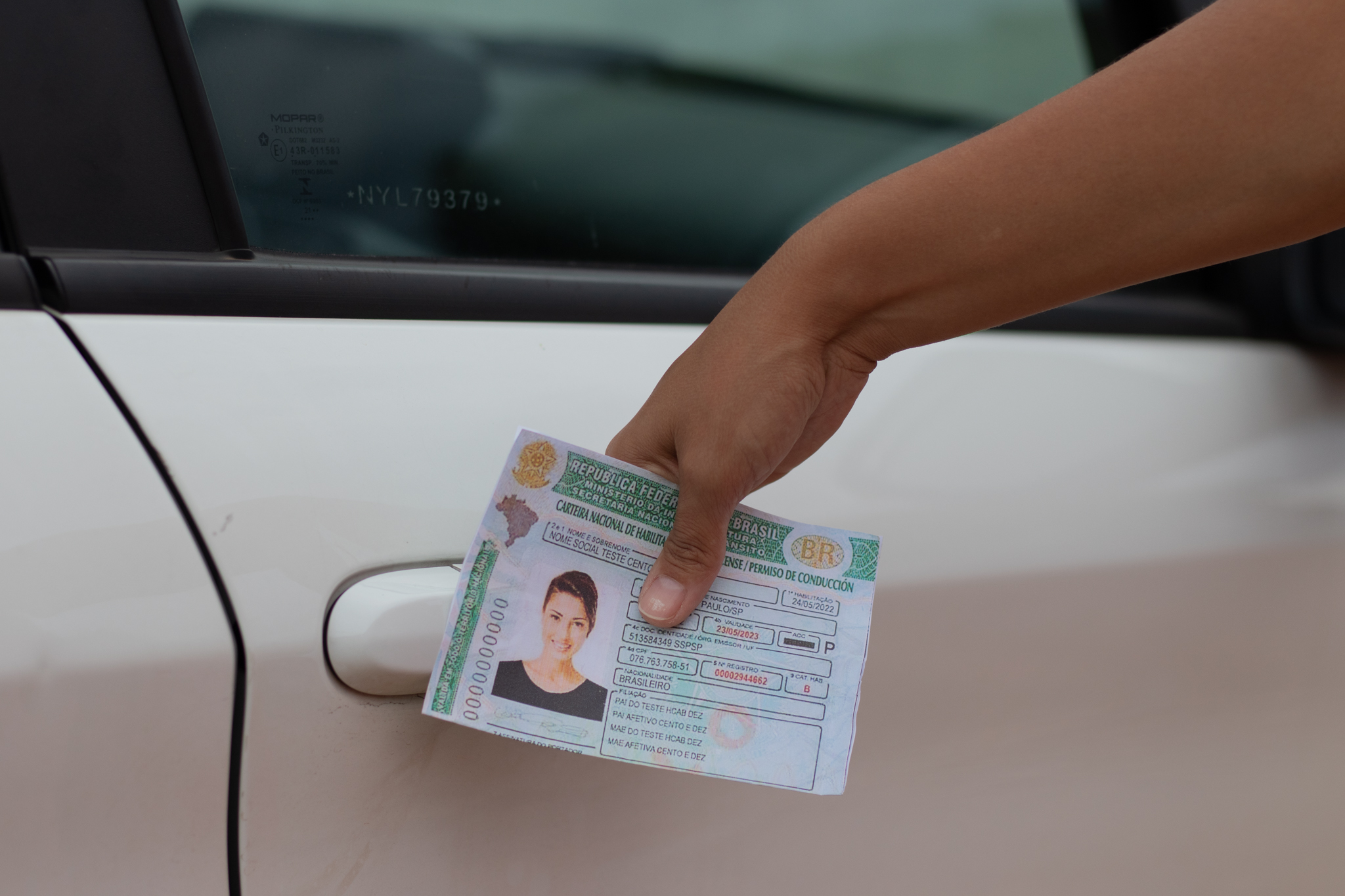 Carteira de motorista CNH grátis.