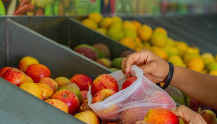 As cestas básicas podem ser retiradas por moradores da região, mas é importante ficar atento ao prazo.