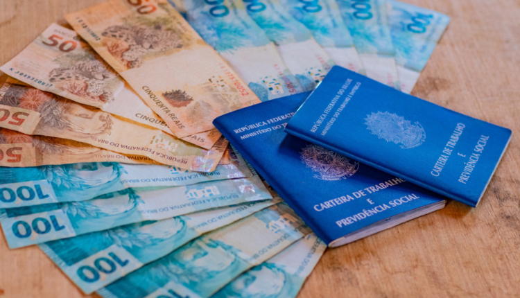 Dinheiro extra! Caixa libera R$ 415 para trabalhadores com carteira assinada – veja como receber