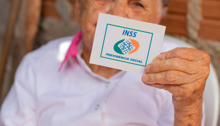 Se você é beneficiário do INSS, veja se poderá receber os atrasados.
