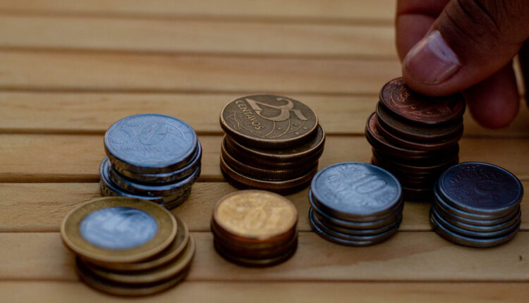 As moedas de 50 centavos podem valer uma boa grana. Veja quais são elas.