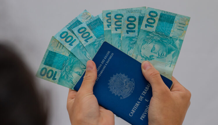Benefício para trabalhador clt.